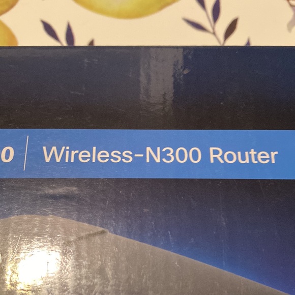 Linksys E900 wireless N300 Router - Picture 2 of 7
